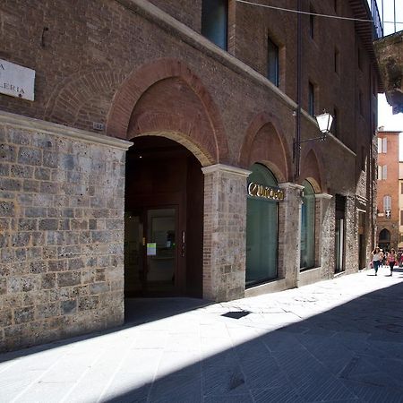 Il Tolomei - Central In The Middle Of Main Street Siena Ruang foto