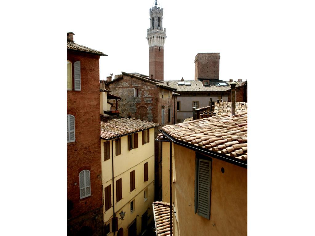 Il Tolomei - Central In The Middle Of Main Street Siena Ruang foto
