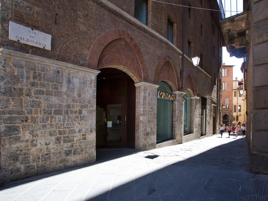 Il Tolomei - Central In The Middle Of Main Street Siena Ruang foto